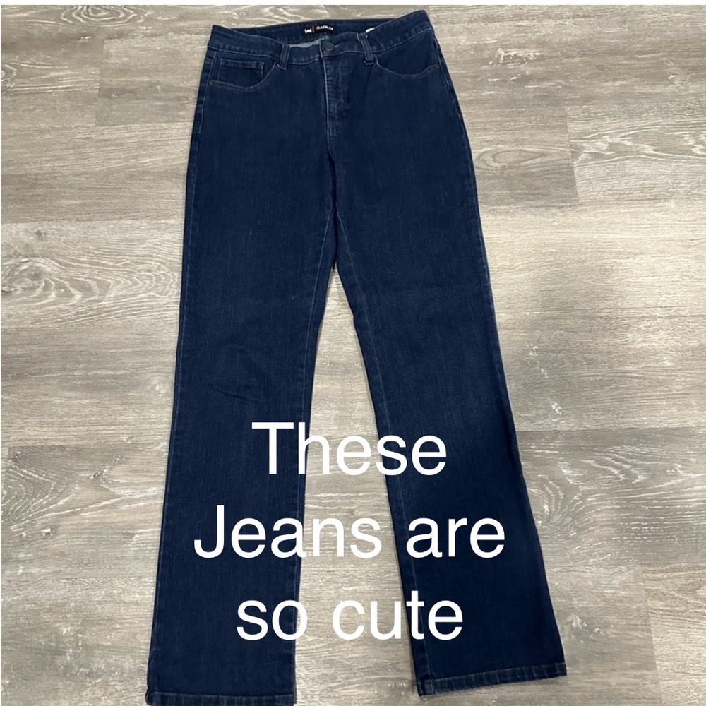 Women’s Lee Classic Fit Navy Blue Denim Jeans with Embroidered Pockets, Size 10.